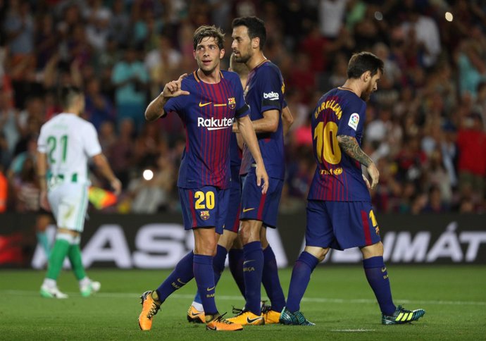 Sergi Roberto, Busquets y Messi en el Barcelona - Betis
