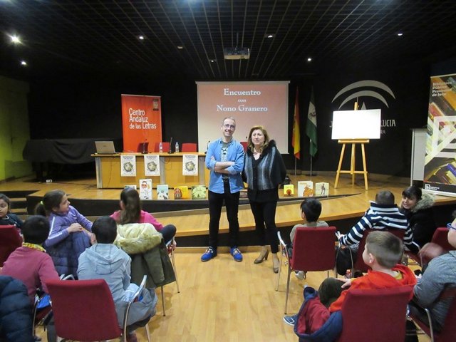 Acto con escolares con motivo del Día Internacional del Libro Infantil.