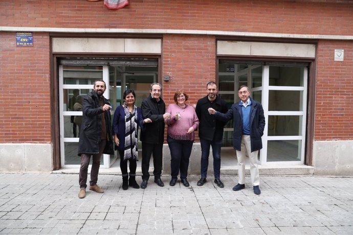 El concejal de Ahora Madrid Nacho Murgui cediendo un local en Ciudad Lineal
