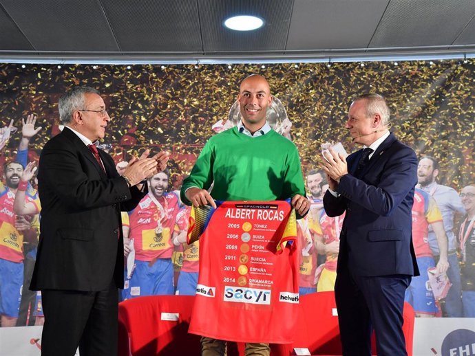 Albert Rocas homenajeado en la COE