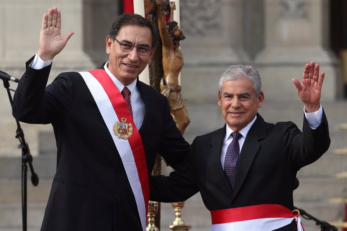 El presidente de Perú, Martín Vizcarra, y el primer ministro, César Villanueva