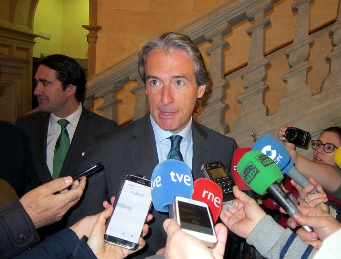  Íñigo De La Serna En Salamanca.                               