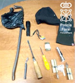 Herramientas intervenidas al detenido en Arantza.