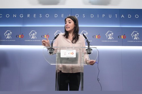 Irene Montero registra la petición de reprobación de Dolors Montserrat
