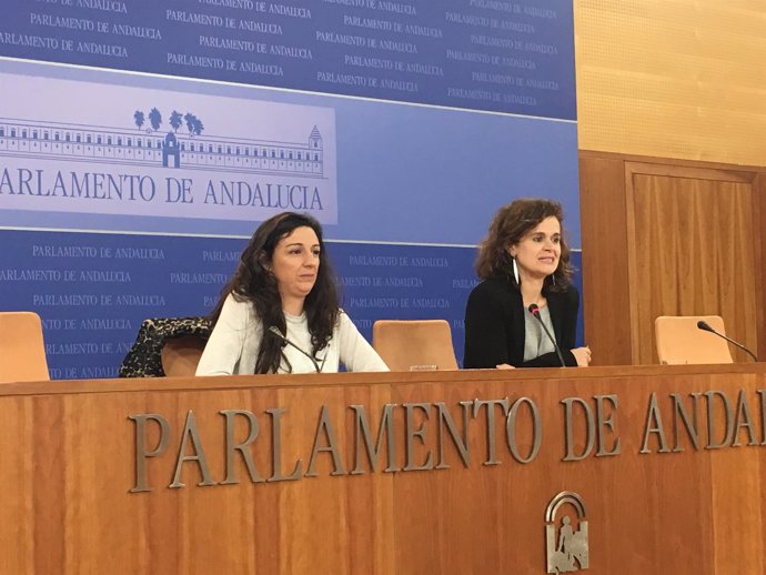 Las diputadas de Podemos Andalucía Libertad Benítez y Esperanza Gómez