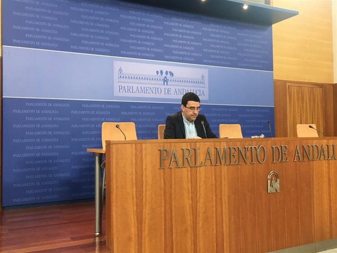 Mario Jiménez, este miércoles, en rueda de prensa