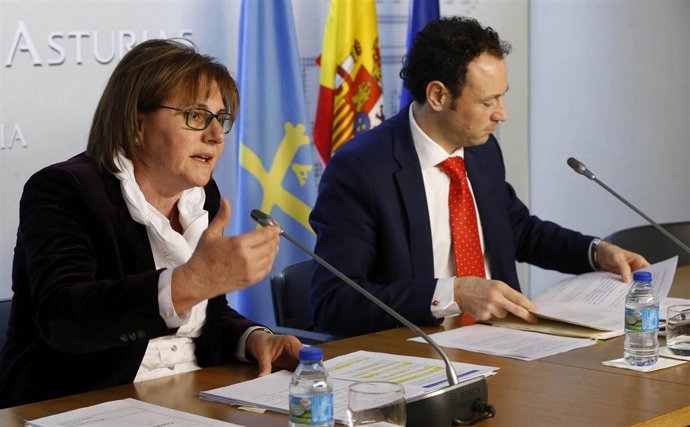 Los consejeros Pilar Varela y Guillermo Martínez