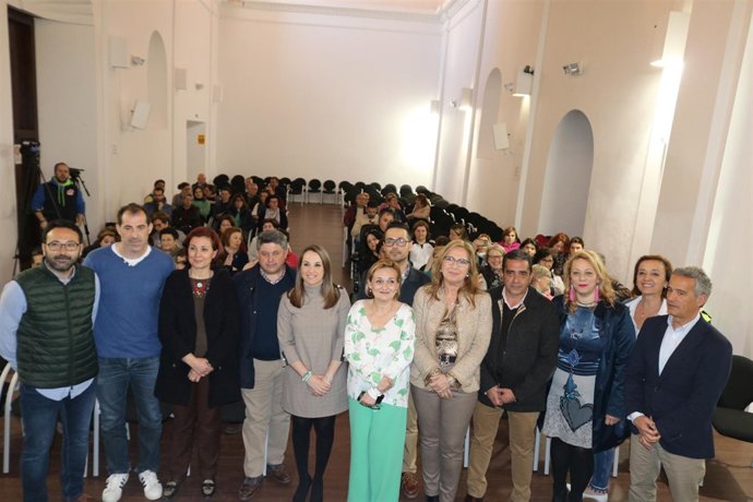 Esther Ruiz (quinta por la izda.) en Aguilar de la Frontera