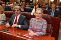 Arranca el pleno sobre el máster de Cifuentes con gran expectación y muestras de apoyo del PP a la presidenta