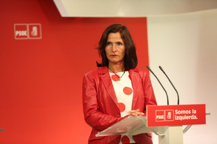Luz Martínez Seijo en la sede del PSOE
