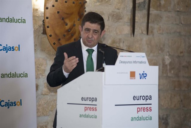 El presidente de la Diputación de Jaén, en los desayunos de Europa Press