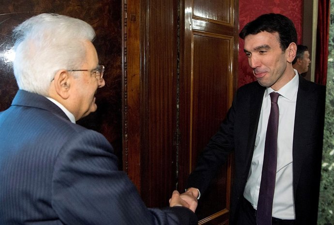 Sergio Mattarella y el secretario general del PD, Maurizio Martina