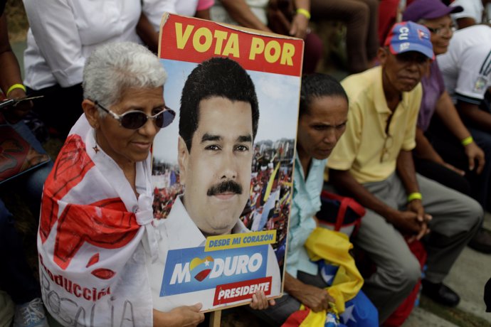 Una seguidora del presidente Maduro