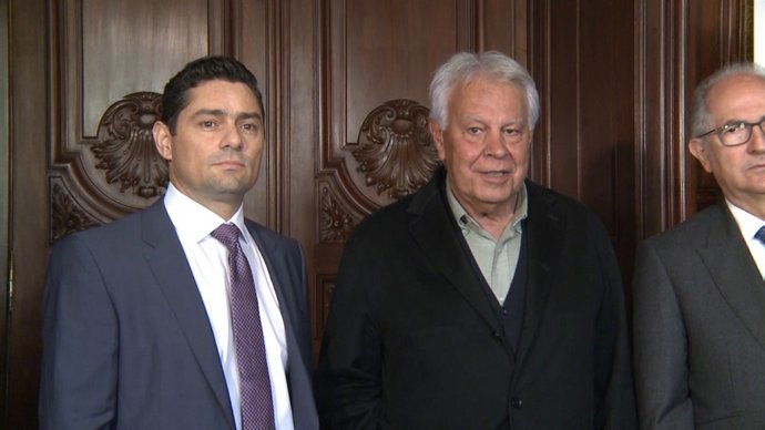 Felipe González en roda de premsa amb opositors veneçolans