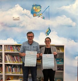 Juan Francisco Benedicto, técnico de Cultura junto a Isabel Sarmiento, concejal 