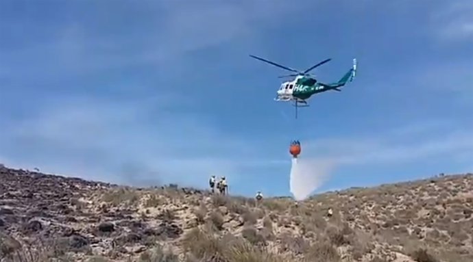Extinción de un incendio en Sorbas (Almería)