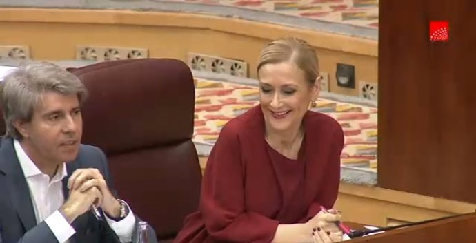 Cristina Cifuentes comparece en el pleno de la Asamblea de Madrid