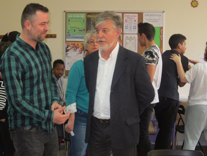 El alcalde visita el proyecto Sur Joven en Valdespartera