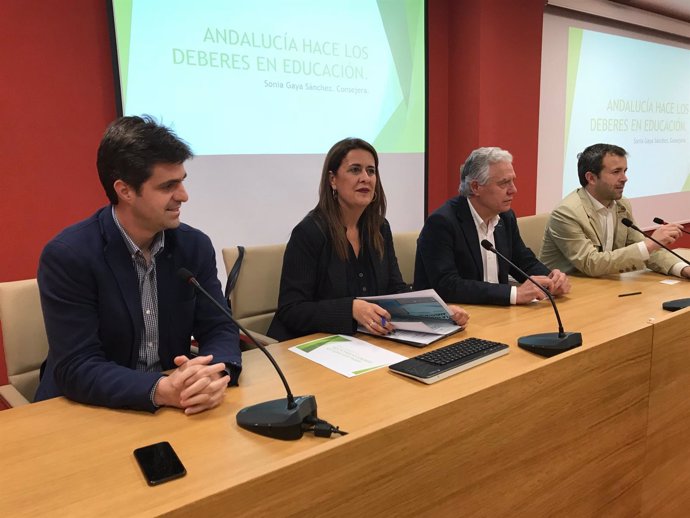 Charla-coloquio en Jaén sobre el presente y futuro de la educación pública
