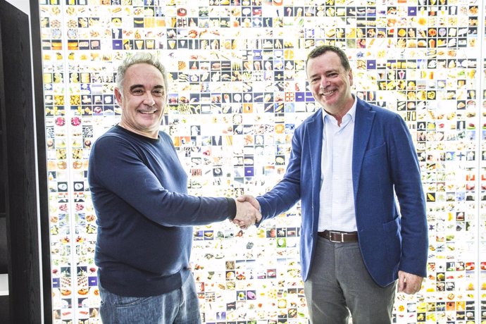 Ferran Adriá y Josep Tejedo firman un acuerdo de colaboración