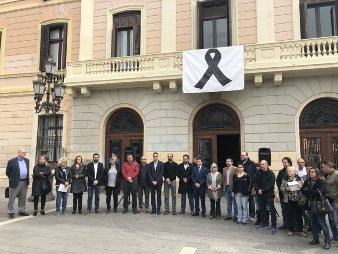 Minut de silenci a Sabadell per l'assassinat d'una veïna