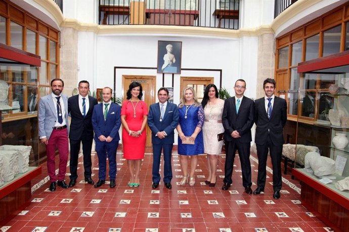 El alcalde de Porcuna, Miguel Moreno, y el resto del pleno del Ayuntamiento 