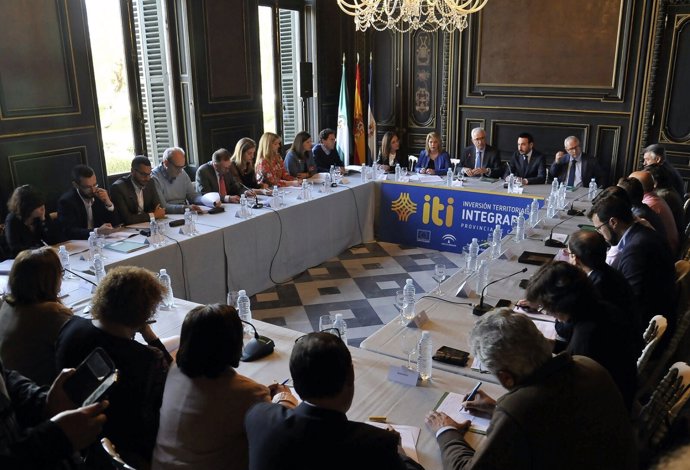 Jiménez Barrios reunidon con los ayuntamientos de Cádiz de mayor población