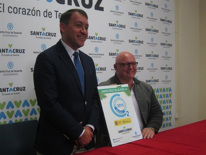 Bermúdez y Correa, con el certificado          