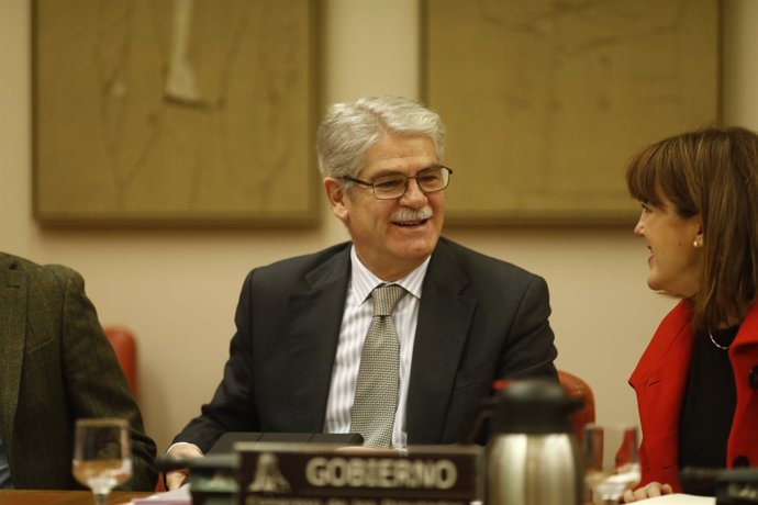 El ministre Alfonso Dastis i la diputada Soraya Rodríguez al Congrés