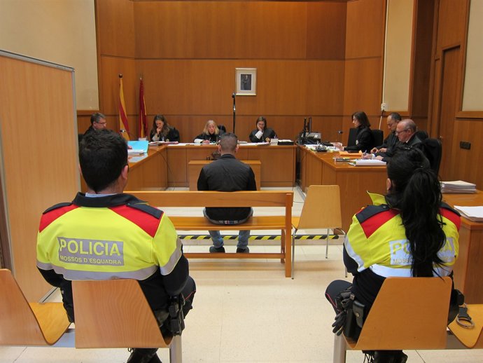 Judici per una agressió homòfoba a Sitges