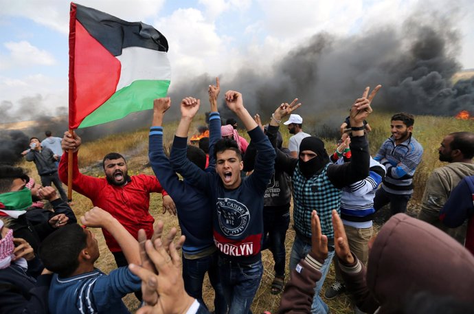 Palestinos durante una protesta en la Franja de Gaza