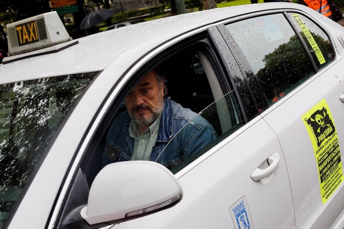 Taxista en Madrid contra la piratería del taxi.