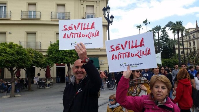 Movilización antitaurina en Sevilla
