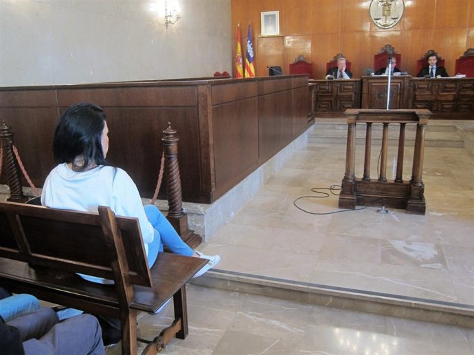 Una de las acusadas por el juicio por una pelea en un bar de Palma