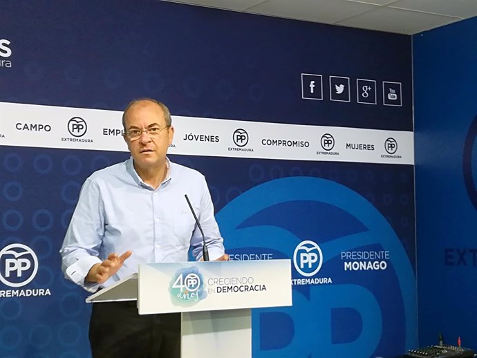 Monago en la rueda de prensa de este lunes