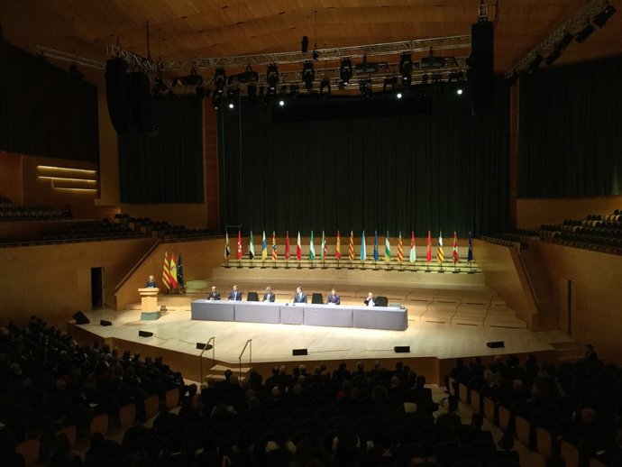 Acte d'entrega dels despatxos judicials presidit pel rei
