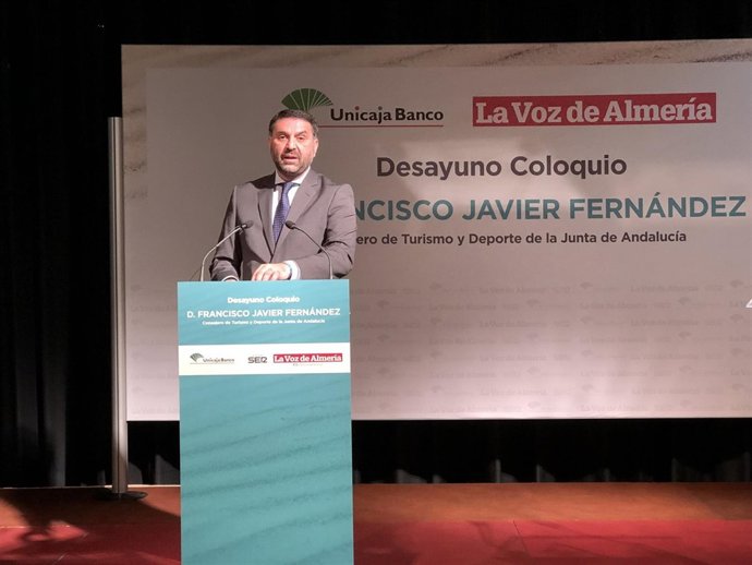 El consejero andaluz de Turismo interviene en un desayuno informativo 
