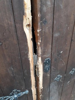 DAÑOS EN LAS PUERTAS