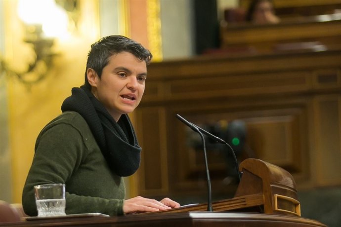 La portavoz de En Comú, Lucía Martín, en la tribuna del Congreso