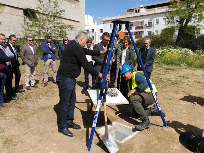 Colocación de la primera piedra de la residencia de Ballesol en la calle Porveni