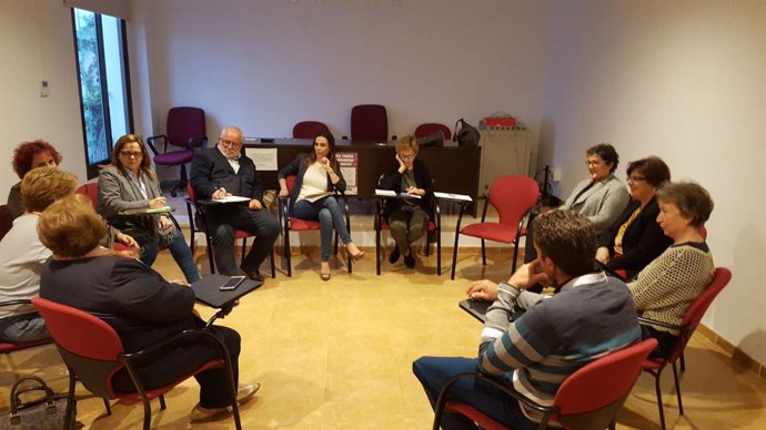 Ciudadanos Málaga Teresa Pardo se reúne con colectivos del Guadalhorce sanidad