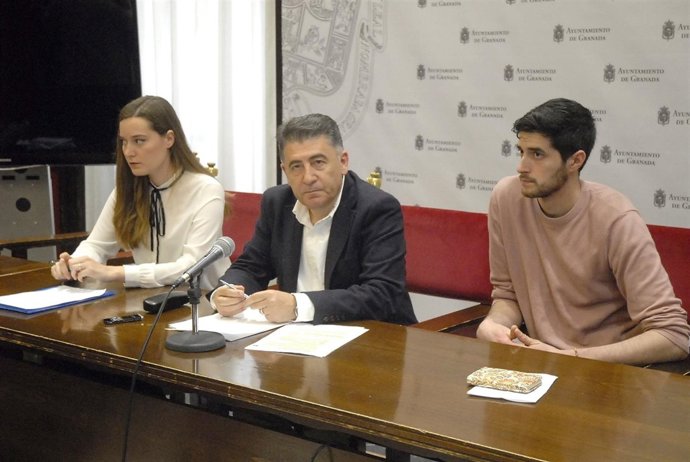 Rueda de prensa del Defensor del Ciudadano de Granada