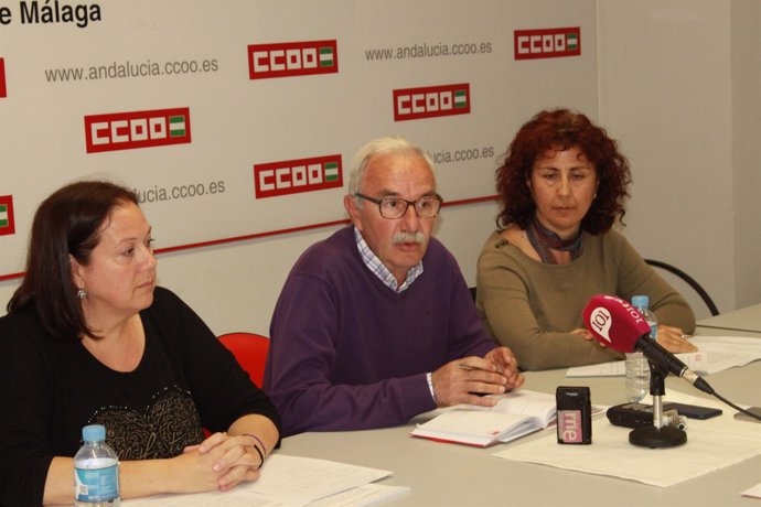 Félix Martín secretario general de Enseñanza de CCOO Málaga rueda de prensa