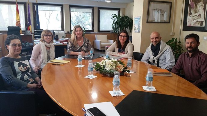 Patricia Gómez en la presentación del congreso de Alzheimer y Mindfulness