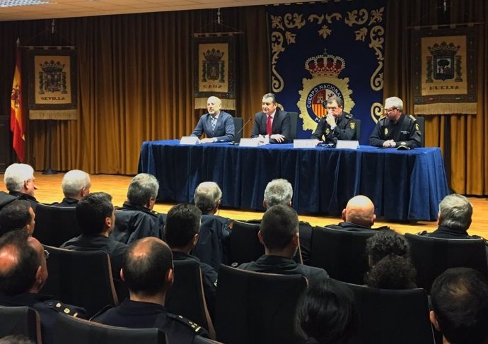 Reunión de Antonio Sanz con la Policía Nacional