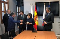 Revilla no aprovecha la "visita de cortesía" de Sáenz de Santamaría para quejarse por PGE