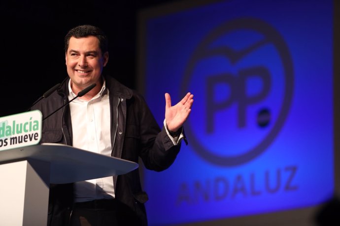 El presidente del PP-A, Juanma Moreno, interviene en un acto en Marbella