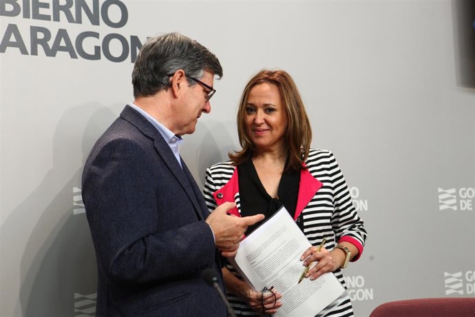 Guillén y Mayte Pérez, hoy tras el Consejo de Gobierno