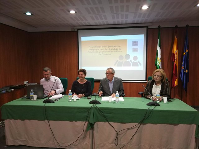 Encuentro sobre la Ley de Arbitraje y Consumo en Huelva. 