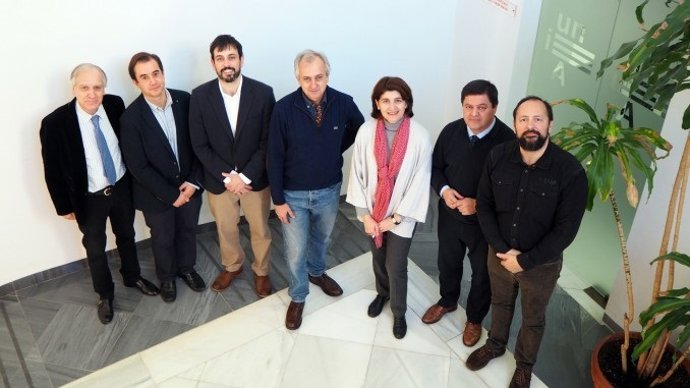 Profesionales del Virgen del Rocío dirigen Máster en Ecografía Clínica de UNIA